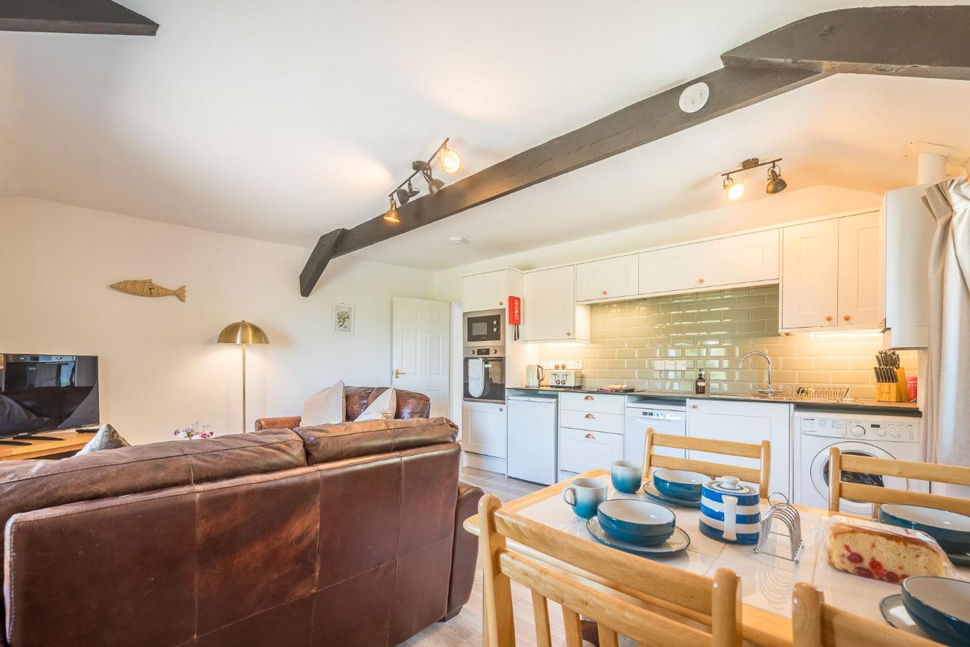 Polrunny Farm Elderberry Cottage With Sea View Боскасъл Екстериор снимка